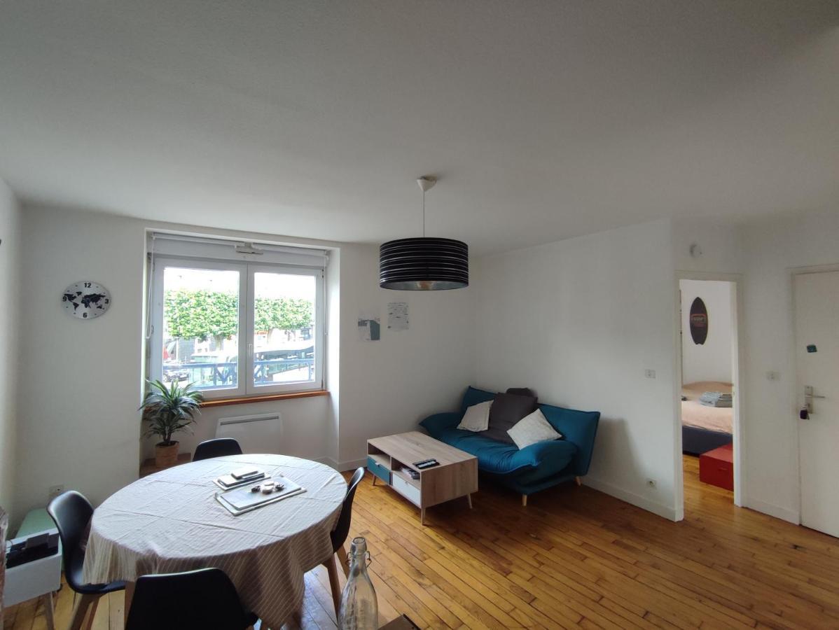 Appartement 2 Pièces Centre De Avec Parking Privé *